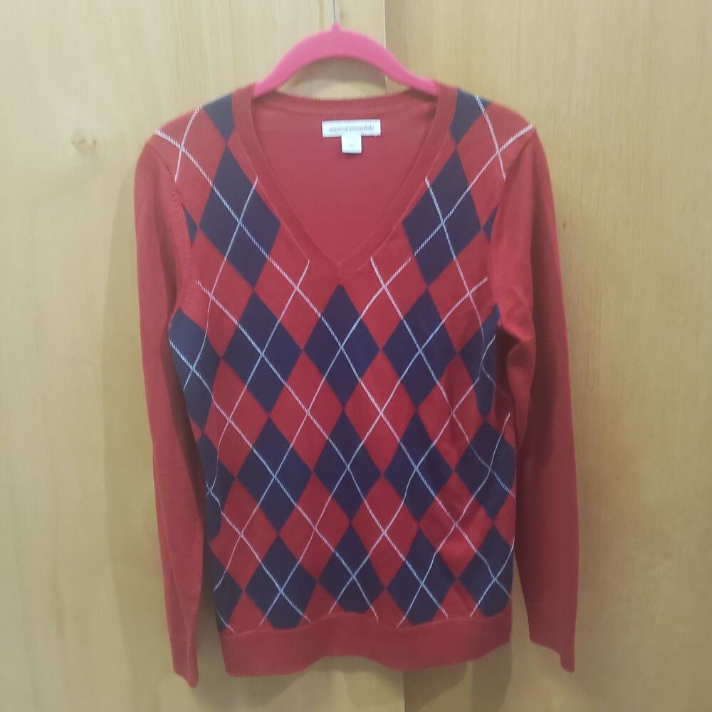 Amazon Essentials Women's Argyle V-Neck Pullover Sweater-red white&blue
Sz Small
